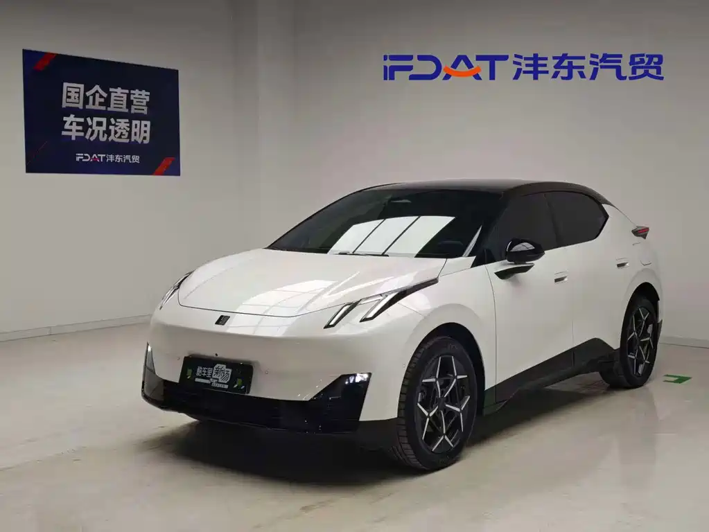 Lynk & Co Z20