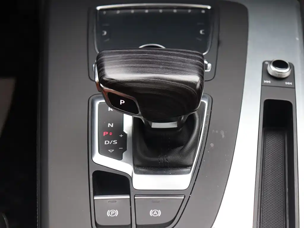 Audi Q5L — миниатюра 20