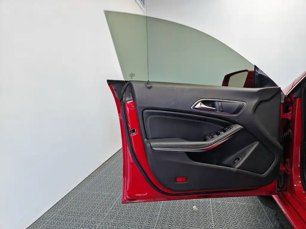 Mercedes-Benz CLA (Import) — миниатюра 13