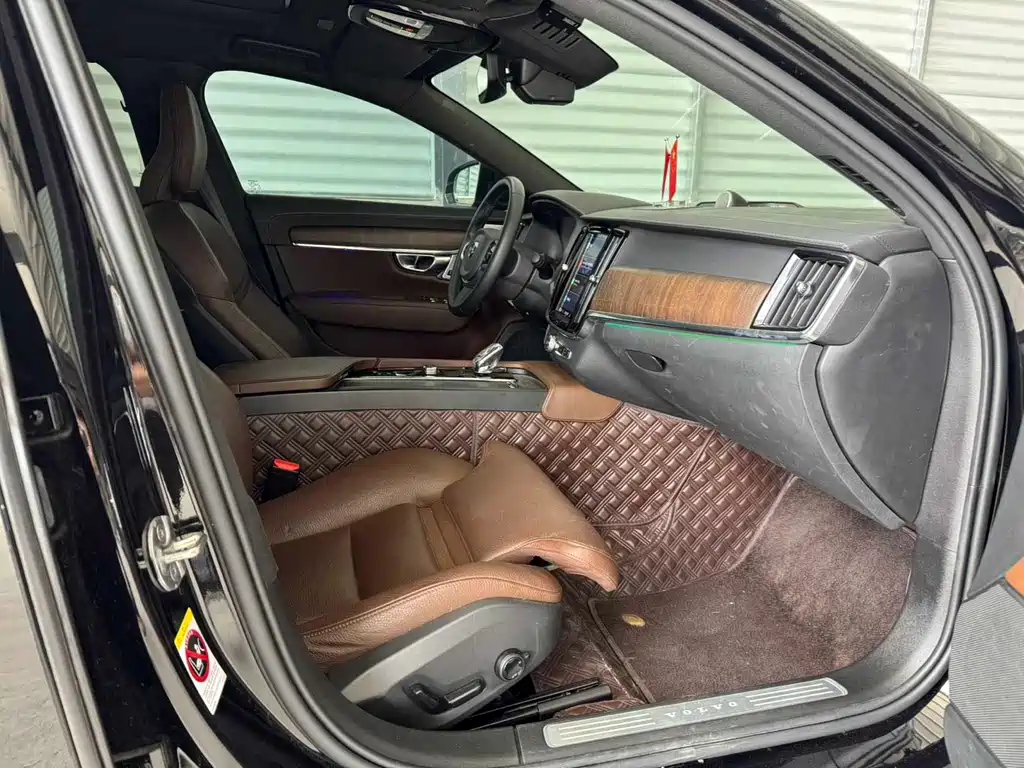 Volvo S90 2023 B5 Luxury