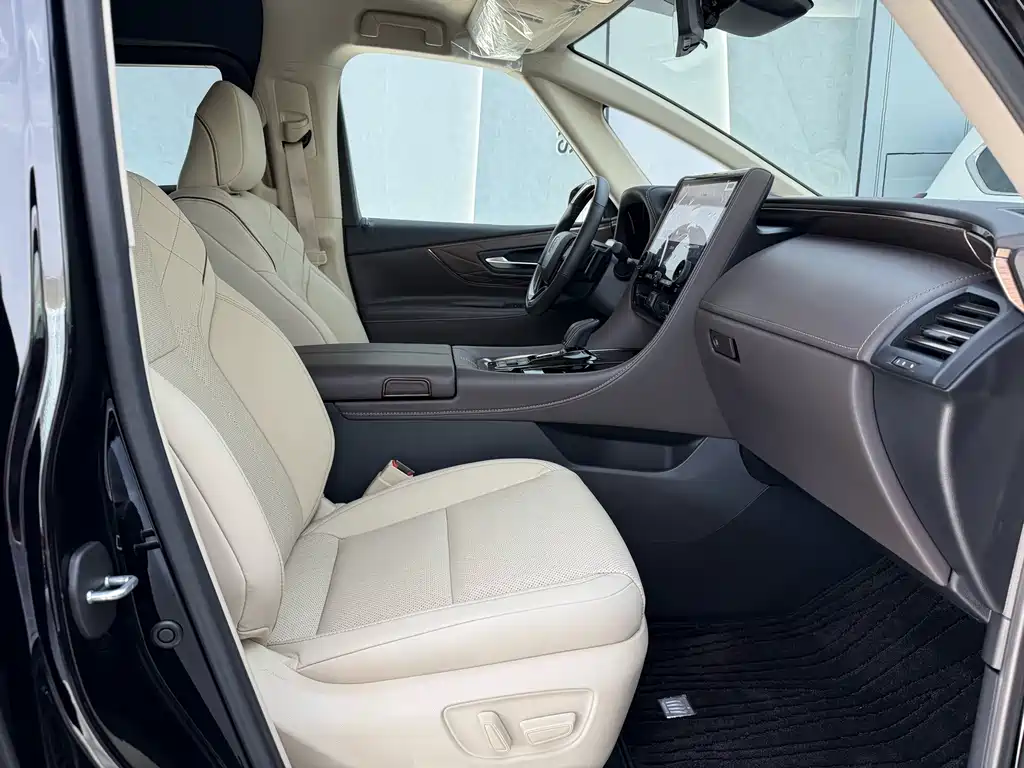 Toyota Vellfire — миниатюра 13