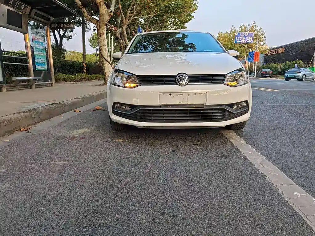 Volkswagen Polo 2016 1.6L AT Comfort
