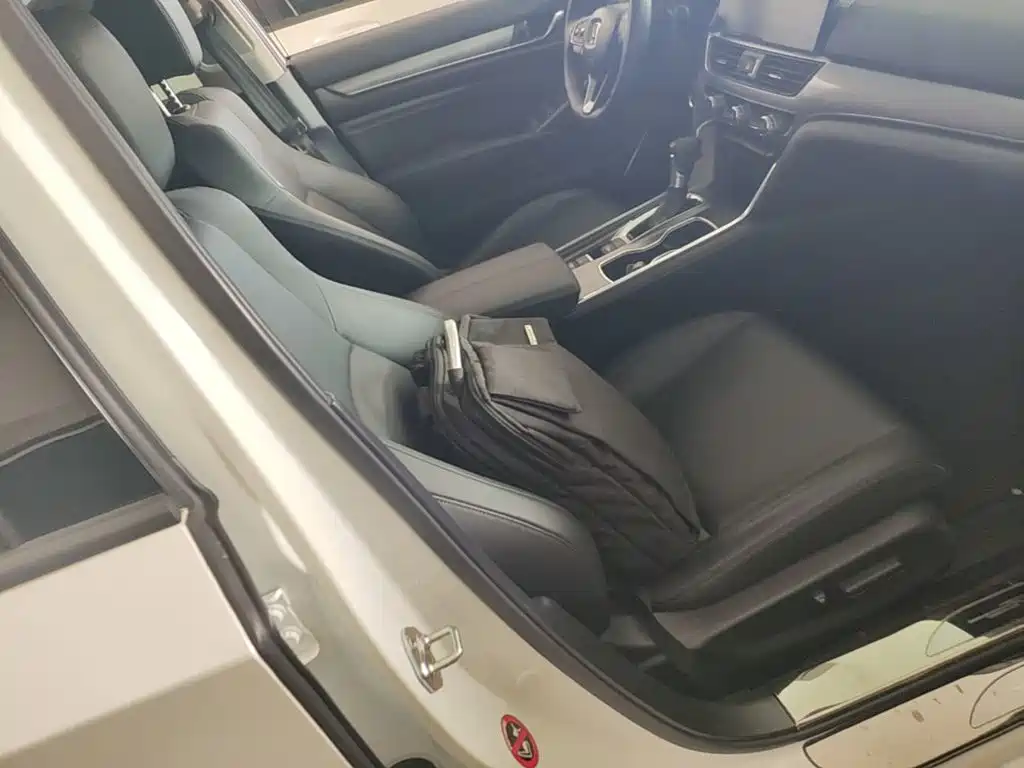 Honda Accord — миниатюра 25