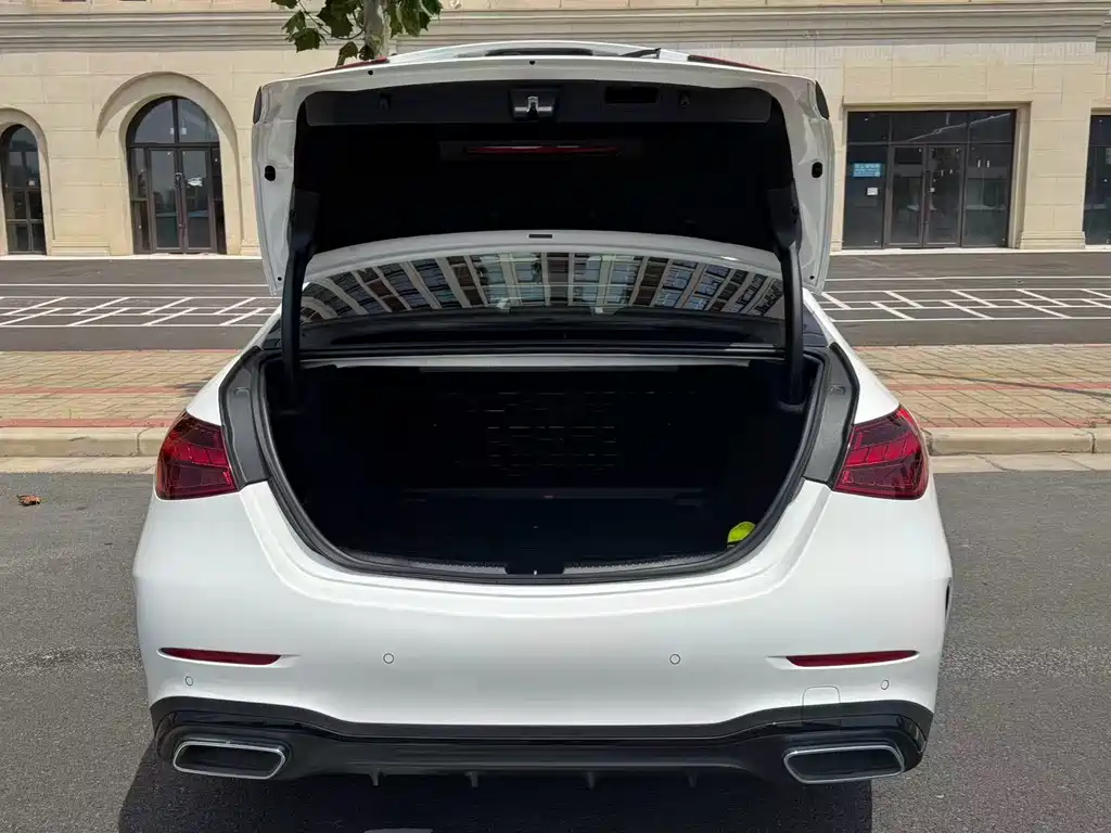 Mercedes-Benz C-Class — миниатюра 14