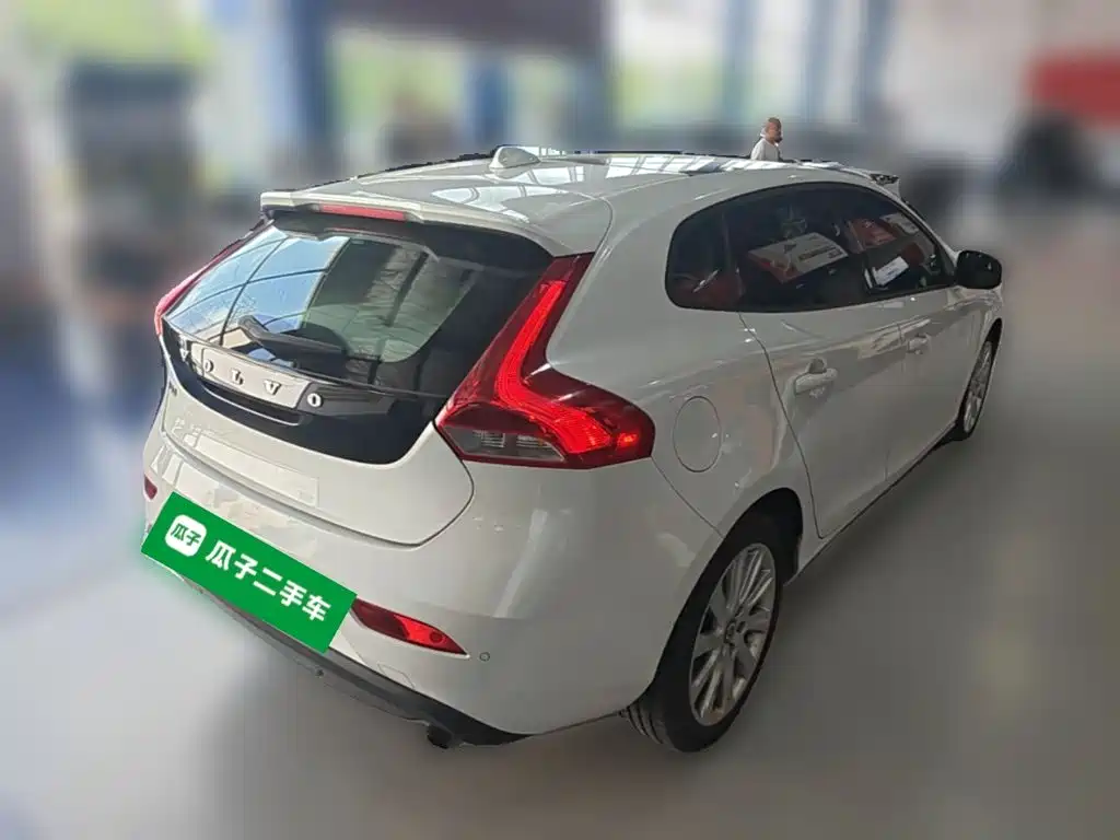 Volvo V40 — миниатюра 10