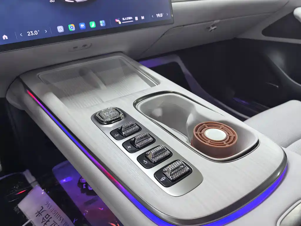 Xiaomi SU7 — миниатюра 8