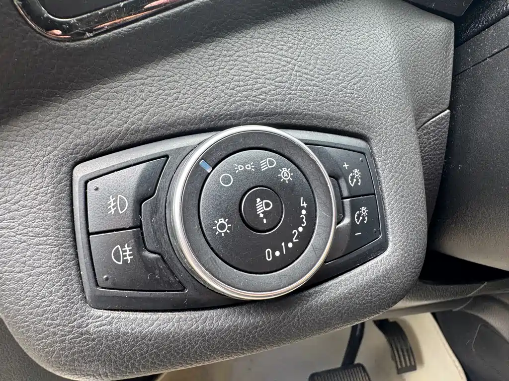 Ford Kuga — миниатюра 6