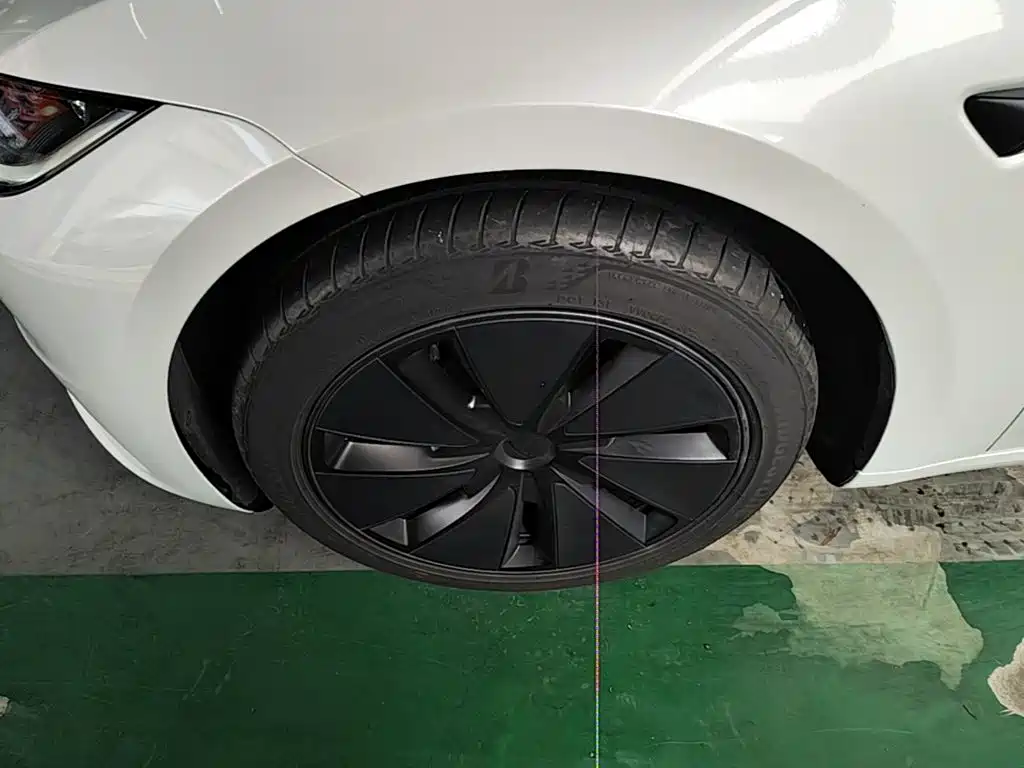 Tesla Model 3 — миниатюра 23