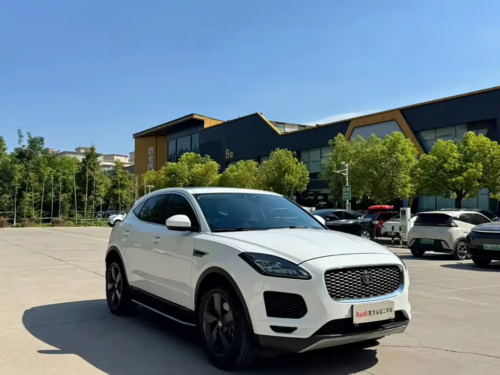Jaguar E-PACE — миниатюра 3