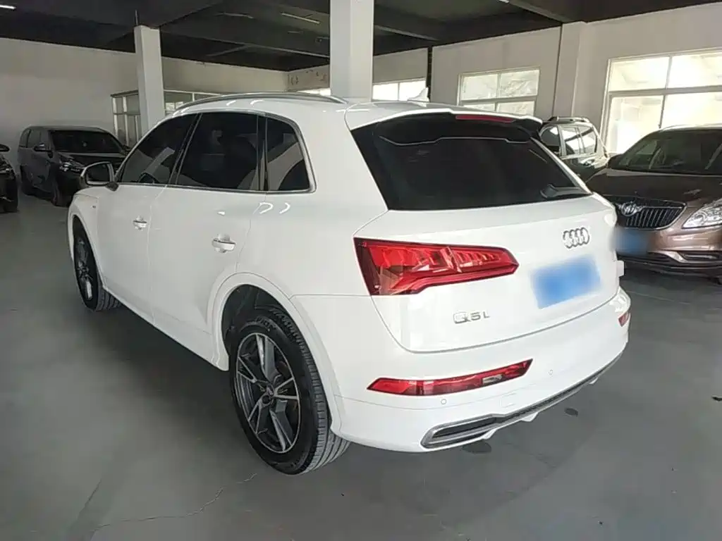 Audi Q5L — миниатюра 5