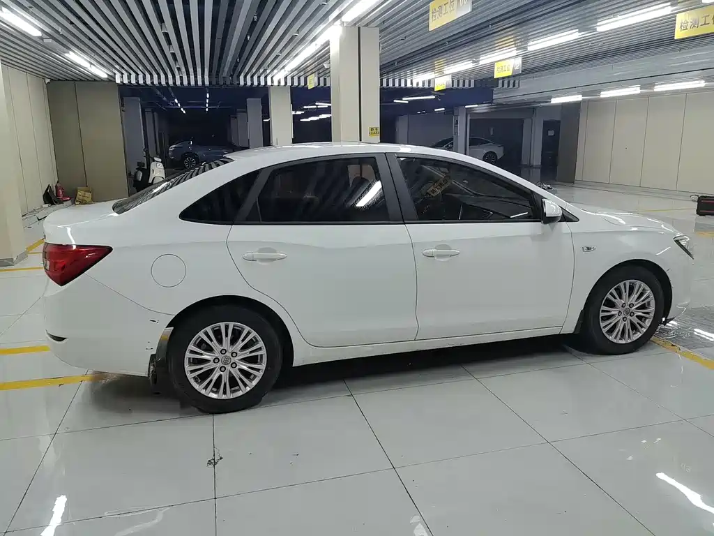 Buick Excelle — миниатюра 5