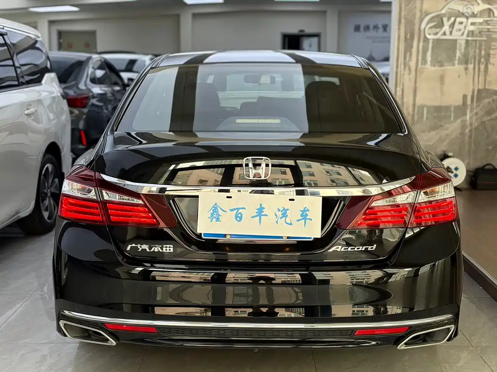 Honda Accord — миниатюра 9
