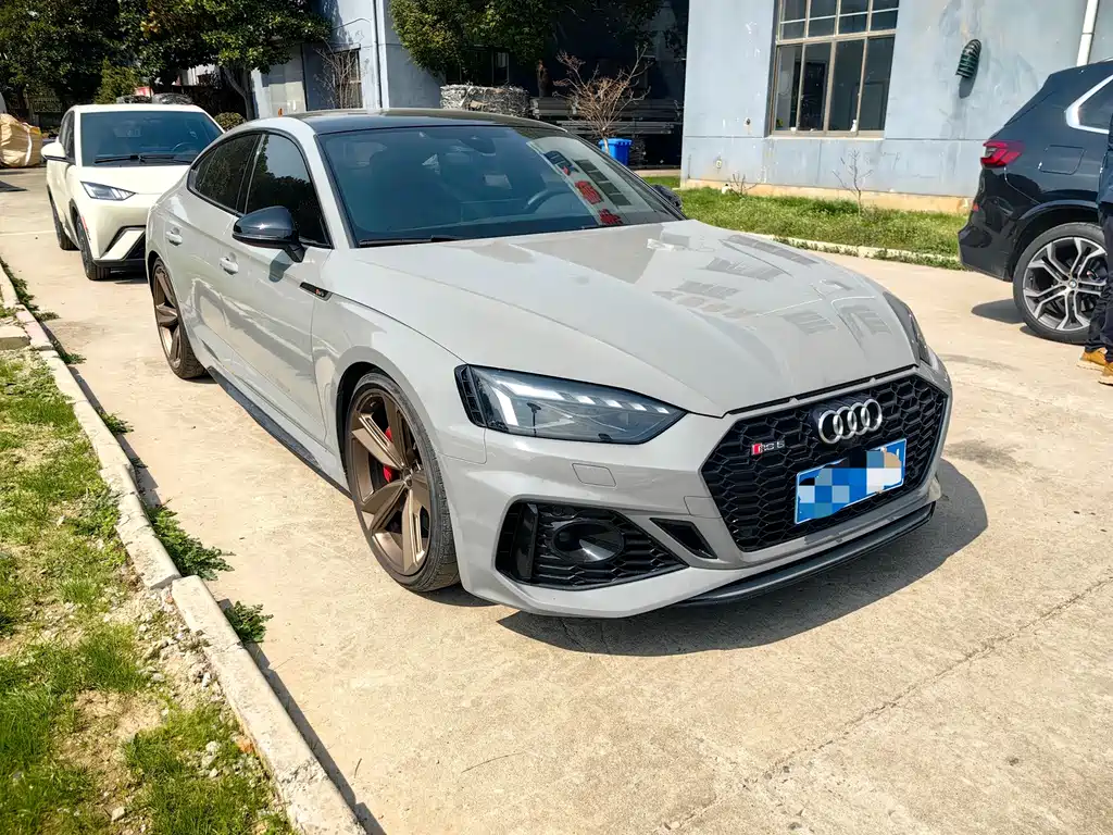 AUDI RS 5