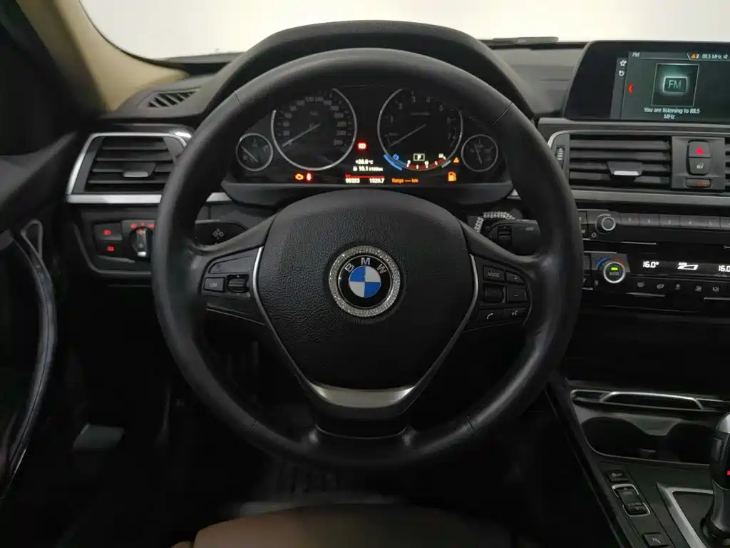 BMW 3 Series — миниатюра 11