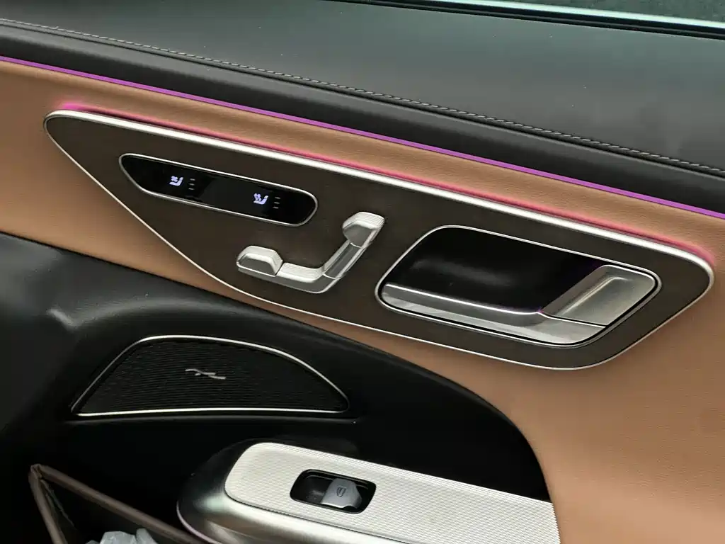 Mercedes-Benz E-Class — миниатюра 19