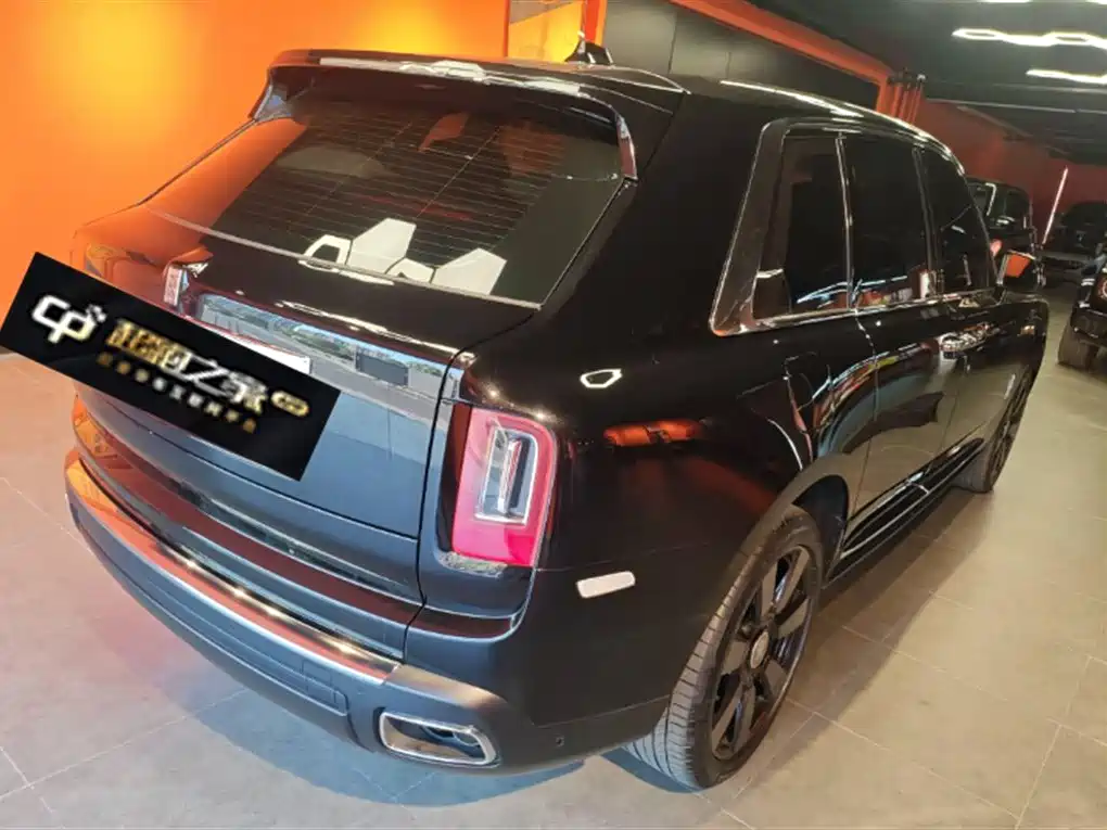 Rolls-Royce Cullinan 2018 мест