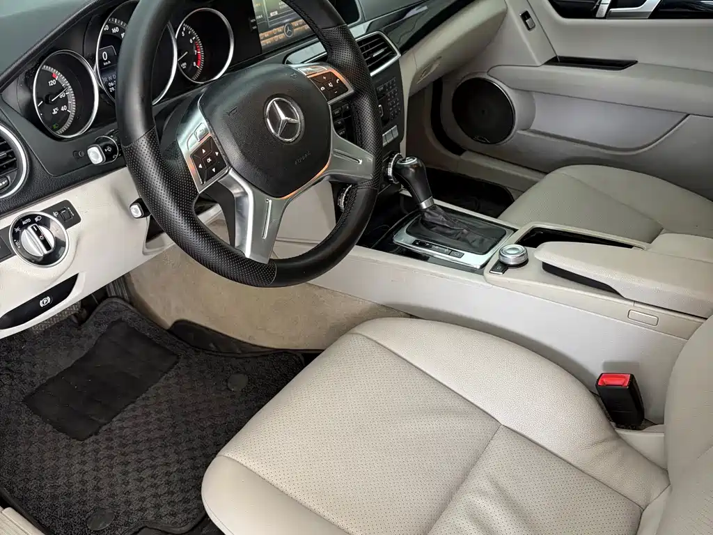 Mercedes-Benz C-Class — миниатюра 6