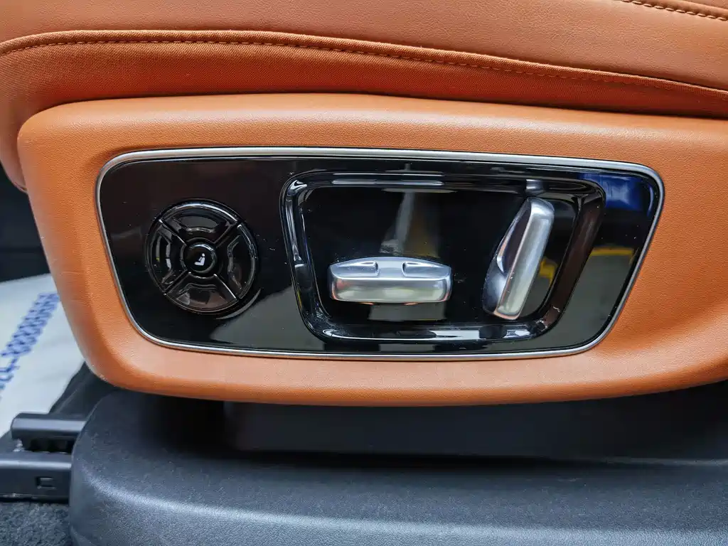 Li Auto Li L8 — миниатюра 14