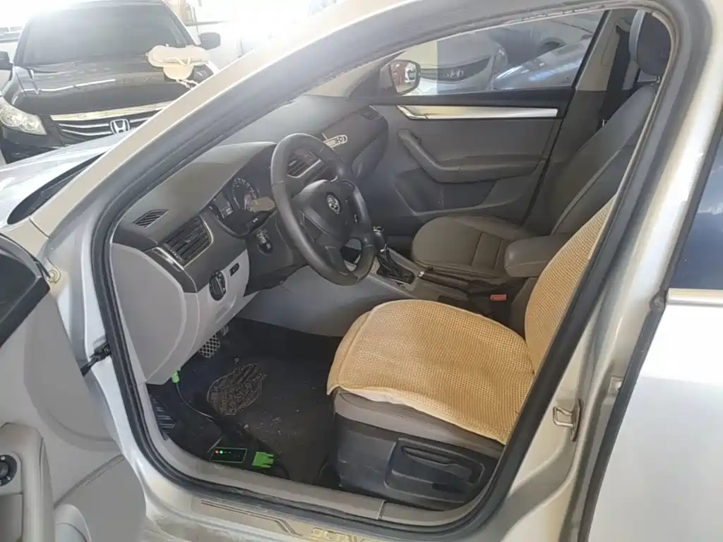 Skoda Octavia — миниатюра 15