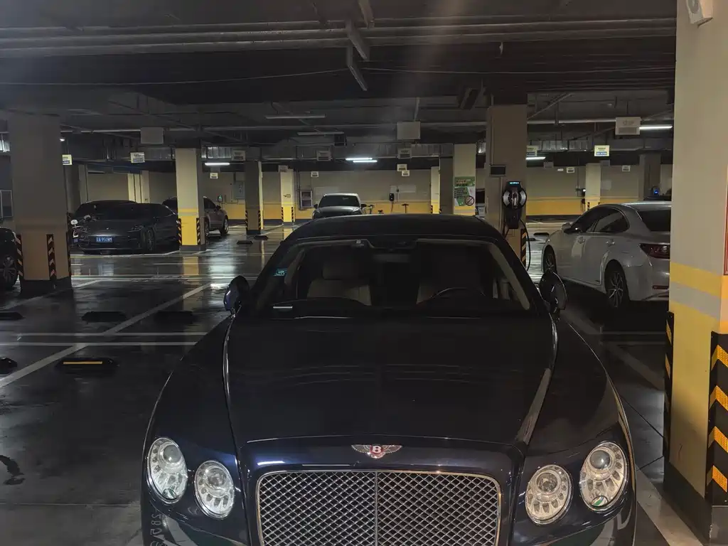 Bentley Flying Spur — миниатюра 2