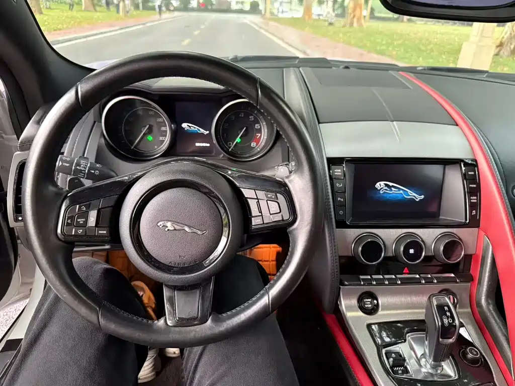 Jaguar F-TYPE — миниатюра 7