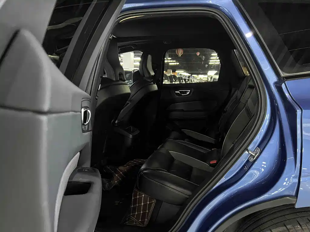 Volvo XC60 — миниатюра 6