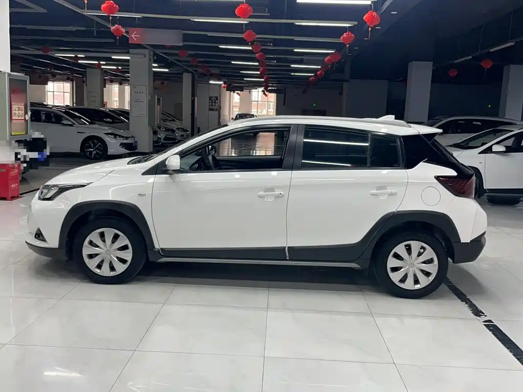 Toyota Yaris L — миниатюра 11