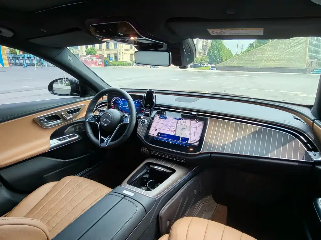 Mercedes-Benz E-Class — миниатюра 18
