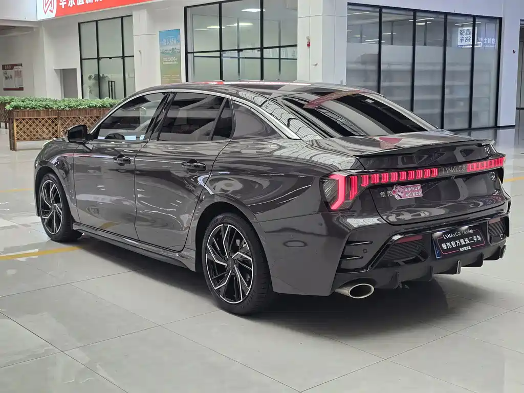 Lynk & Co 03 — миниатюра 13