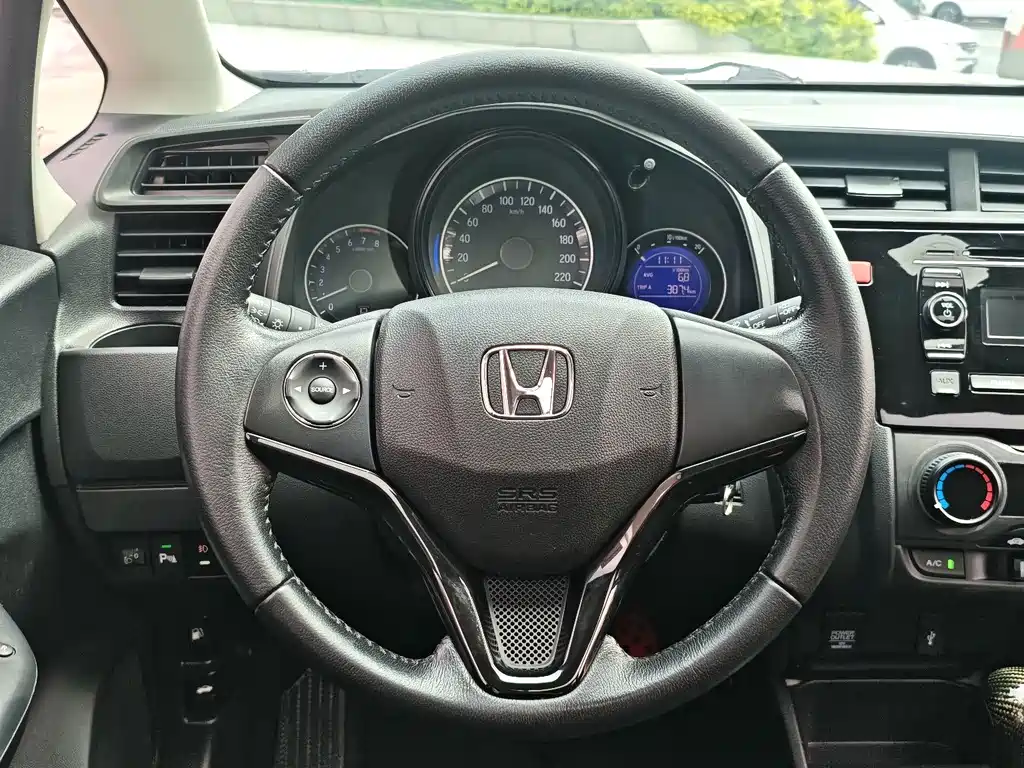 Honda Fit — миниатюра 8