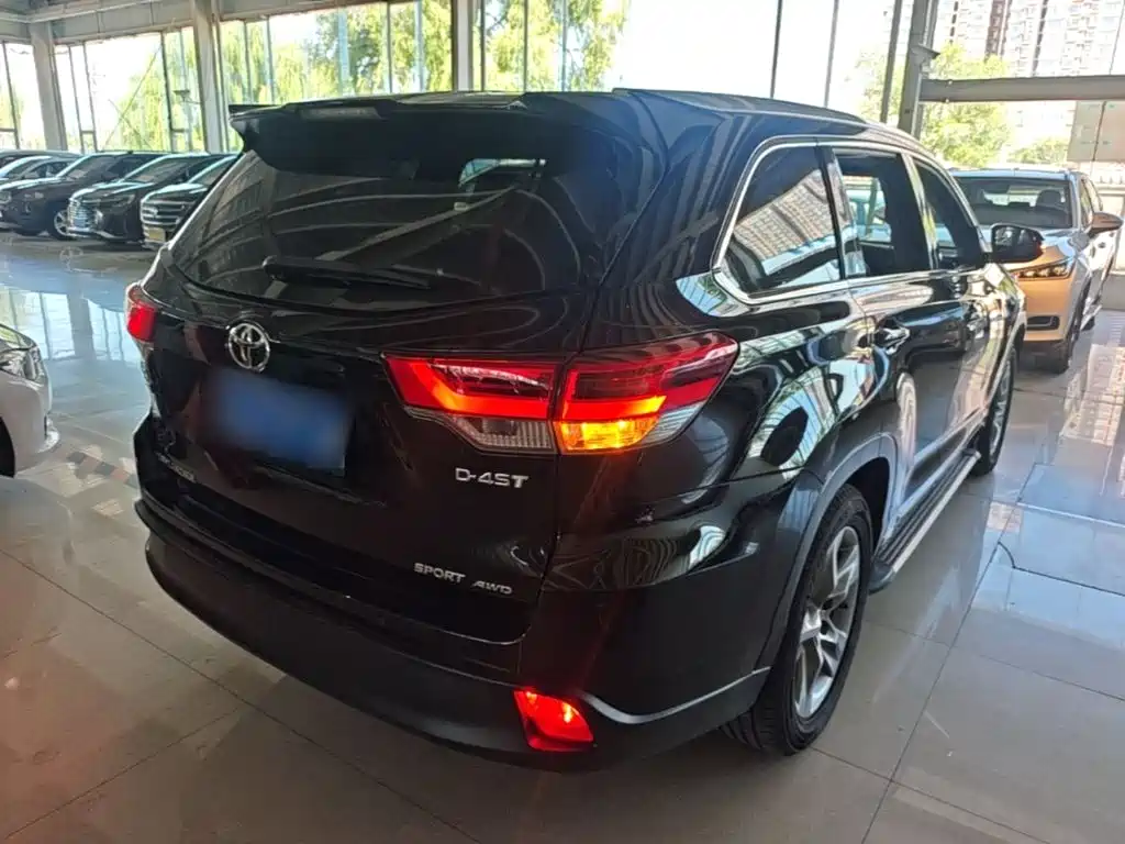 Toyota Highlander — миниатюра 7