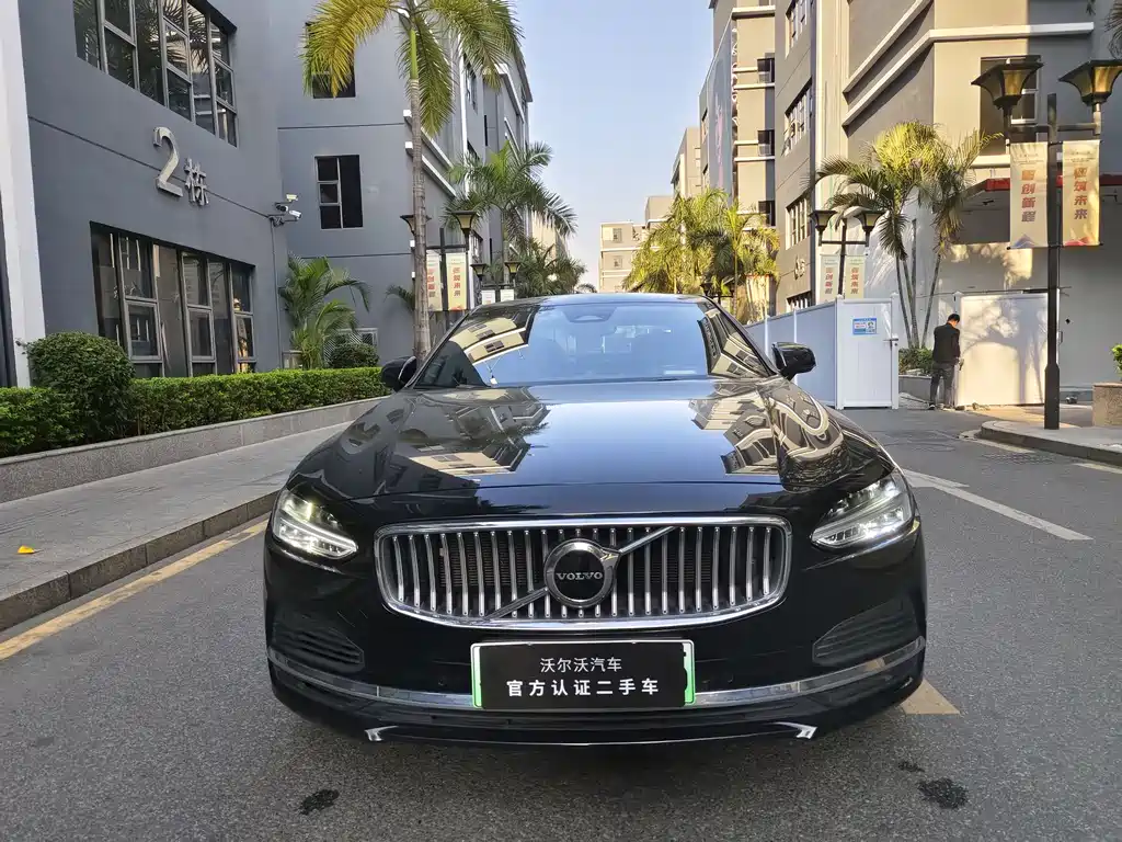 VOLVO S90 PLUG IN HYBRID