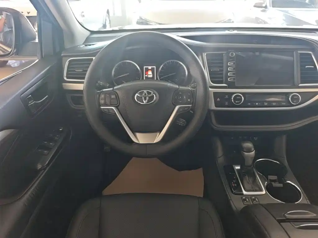 Toyota Highlander — миниатюра 11