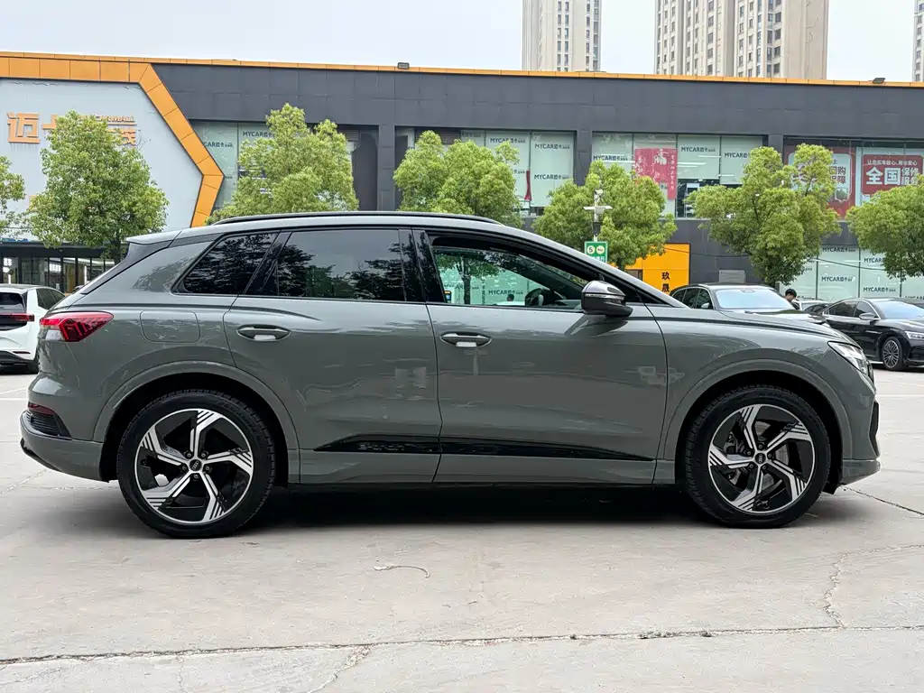 Audi Q4 e-tron 2024 50 e-tron quattro