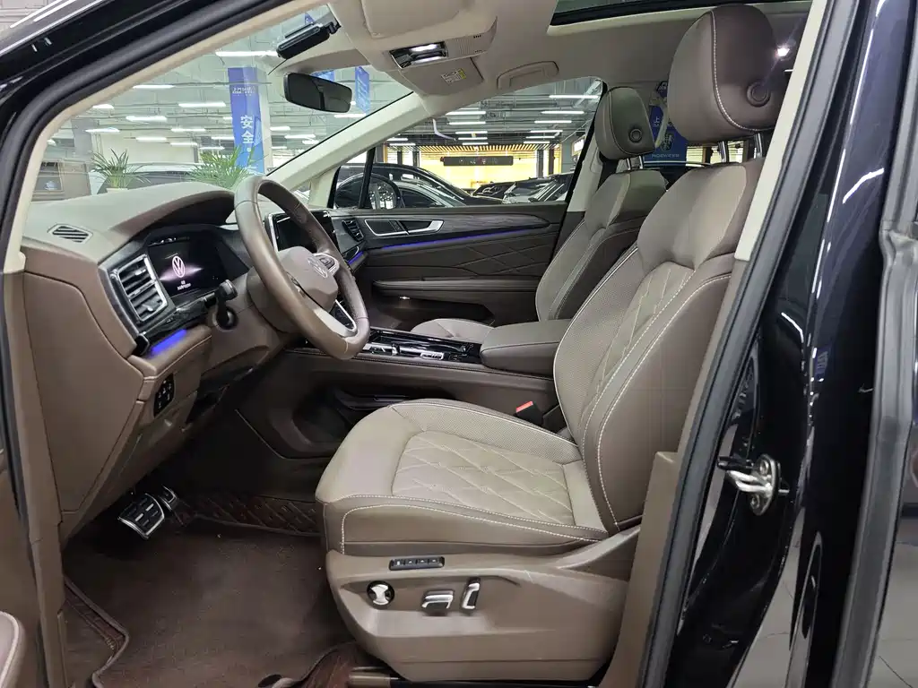 Volkswagen Viloran 2023 380TSI Luxury