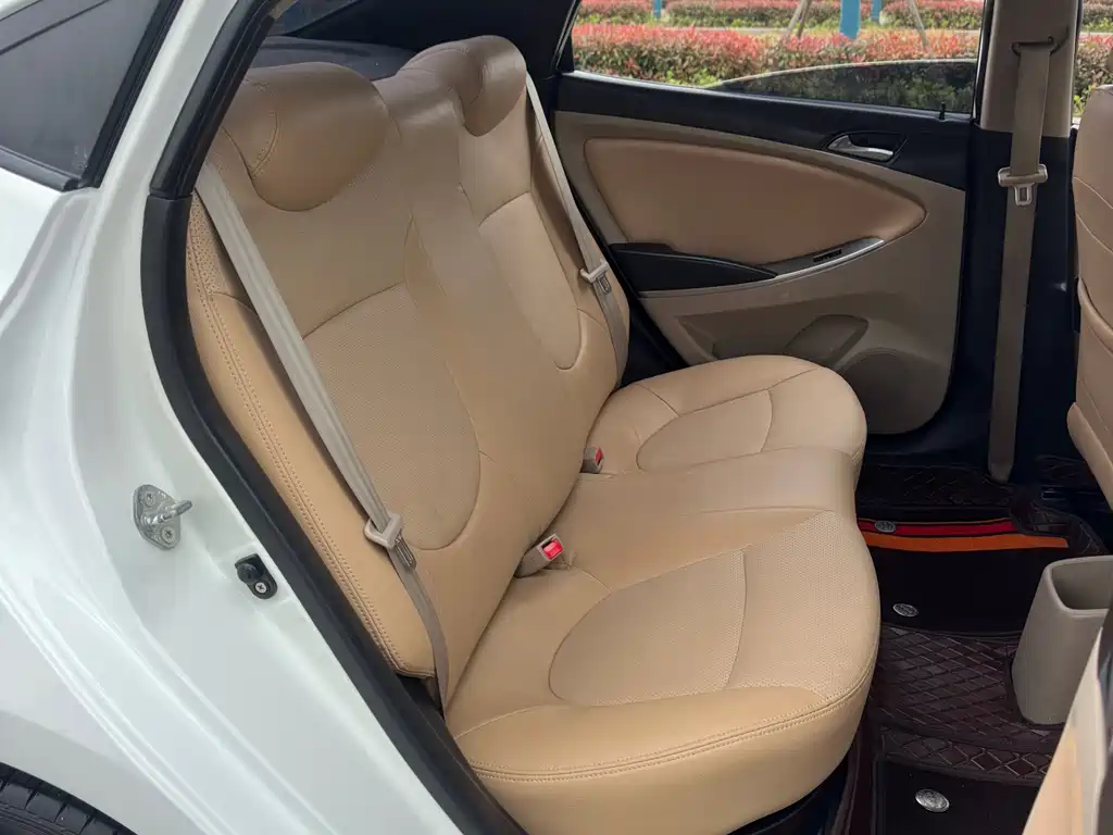 Hyundai Verna 1.4L Auto Smart Type GLS, фото 11
