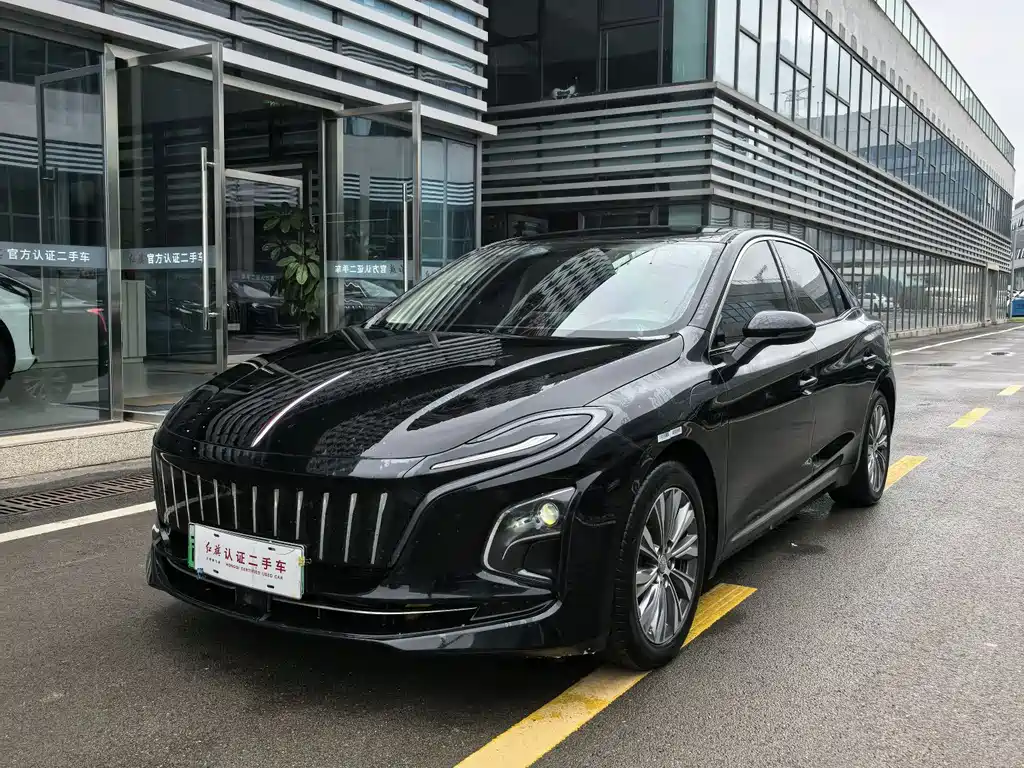 Hongqi Hongqi E-QM5 2024