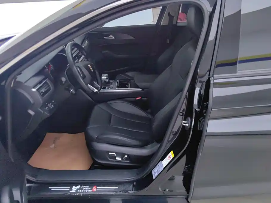 Hongqi H5 2022 1.8T AT