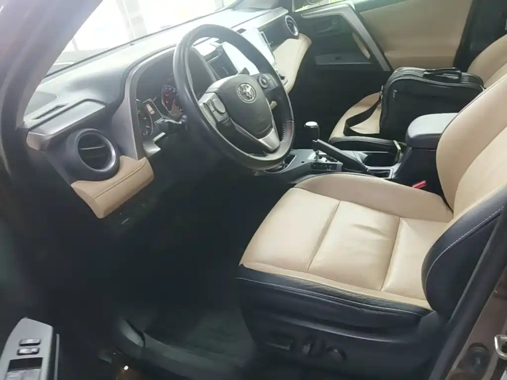 Toyota RAV4 — миниатюра 15