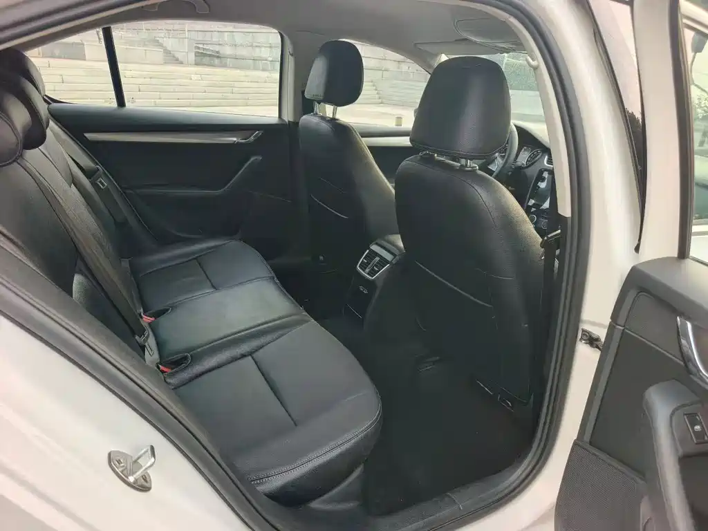 Skoda Octavia — миниатюра 8