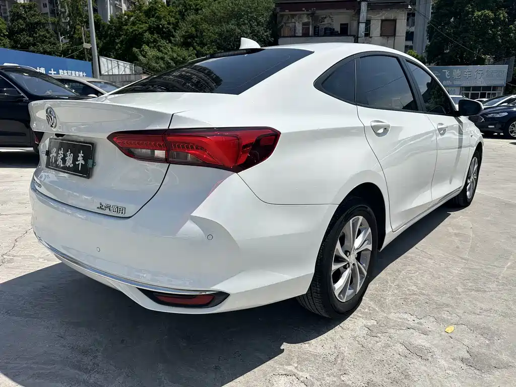 Buick Verano — миниатюра 6