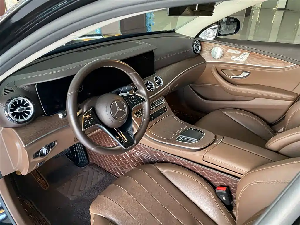 MERCEDES-BENZ E CLASS