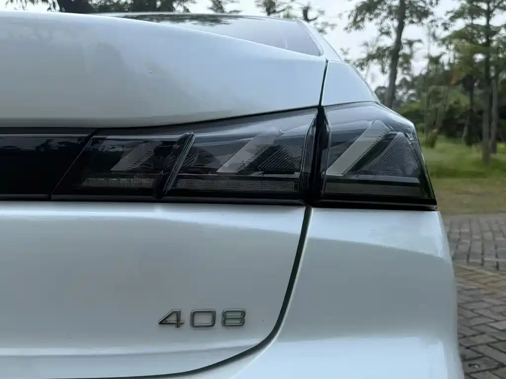 Peugeot 408 — миниатюра 14