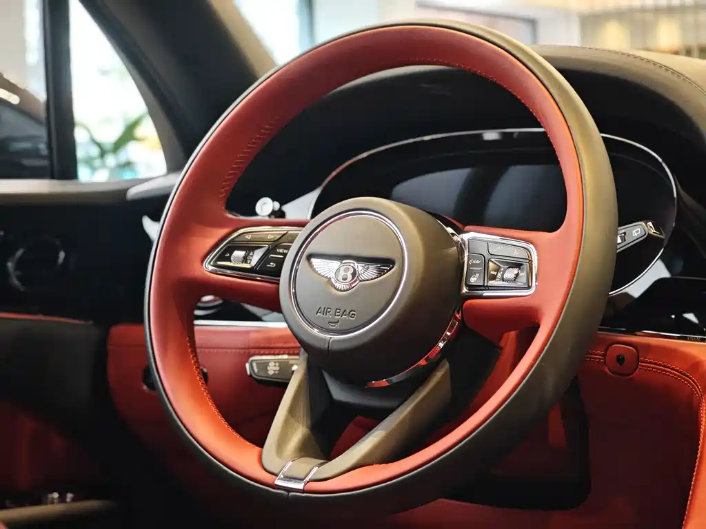 Bentley Bentayga — миниатюра 9