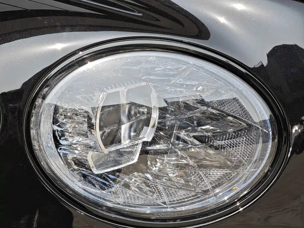 Bentley Bentayga — миниатюра 10