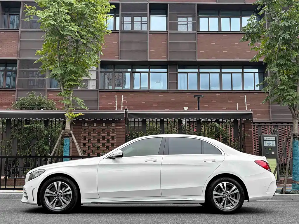 Mercedes-Benz C-Class — миниатюра 5