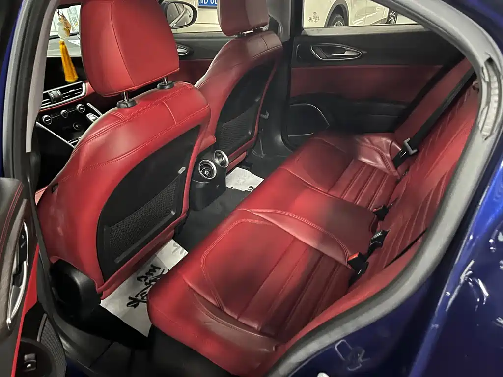 Alfa Romeo Giulia — миниатюра 11