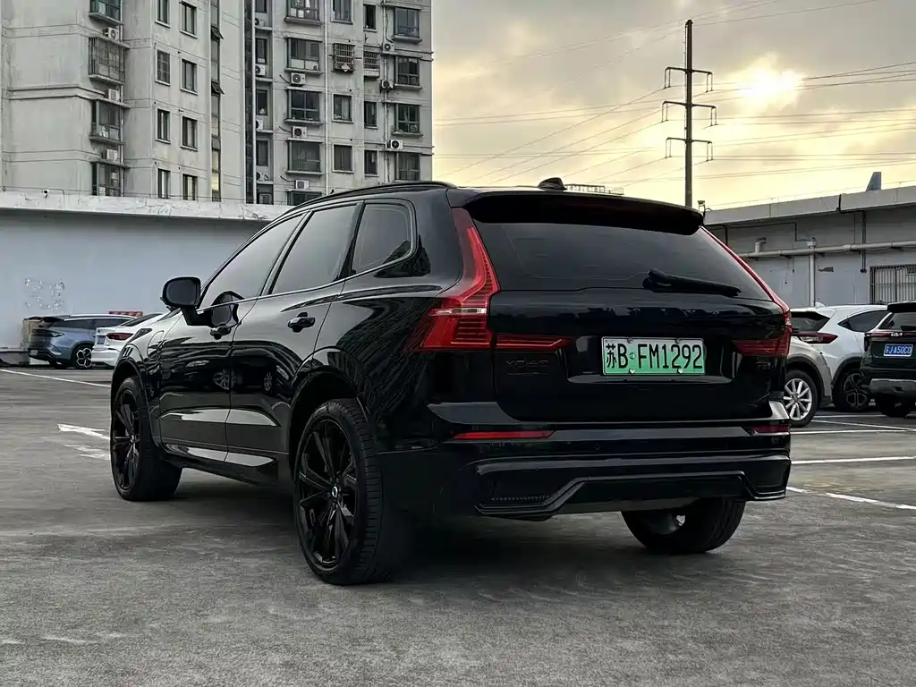 Volvo XC60 PHEV — миниатюра 7
