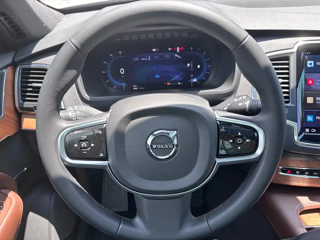Volvo XC90 2023 B5 Luxury 5 мест