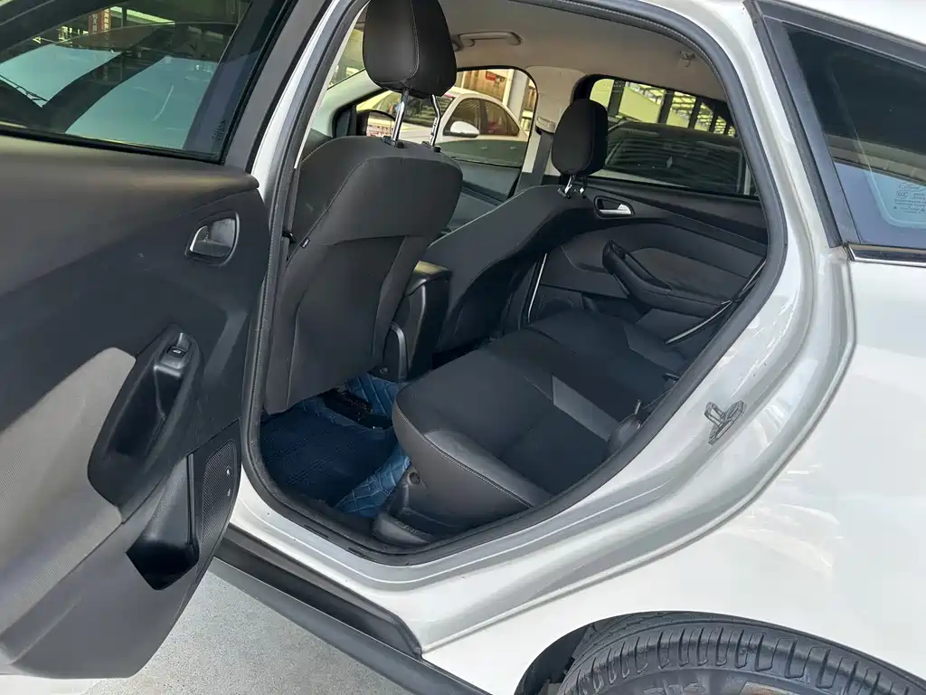Ford Focus — миниатюра 8